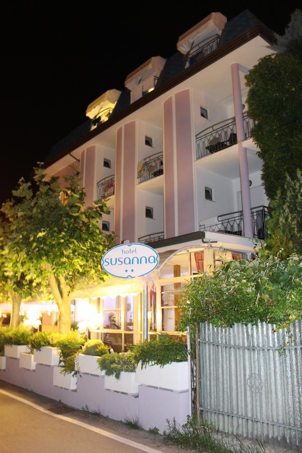 Hotel Susanna Rimini Bagian luar foto