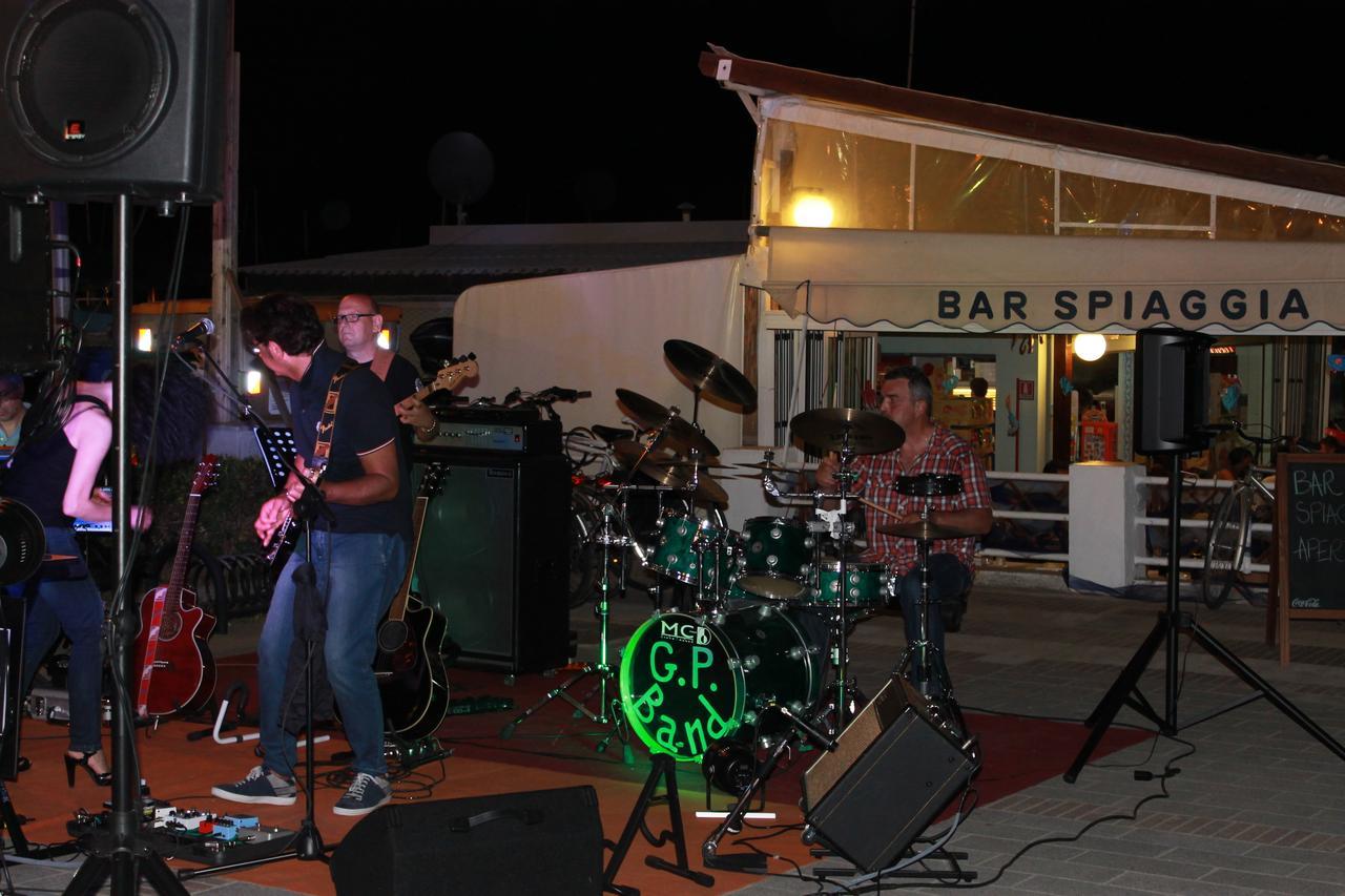 Hotel Susanna Rimini Bagian luar foto