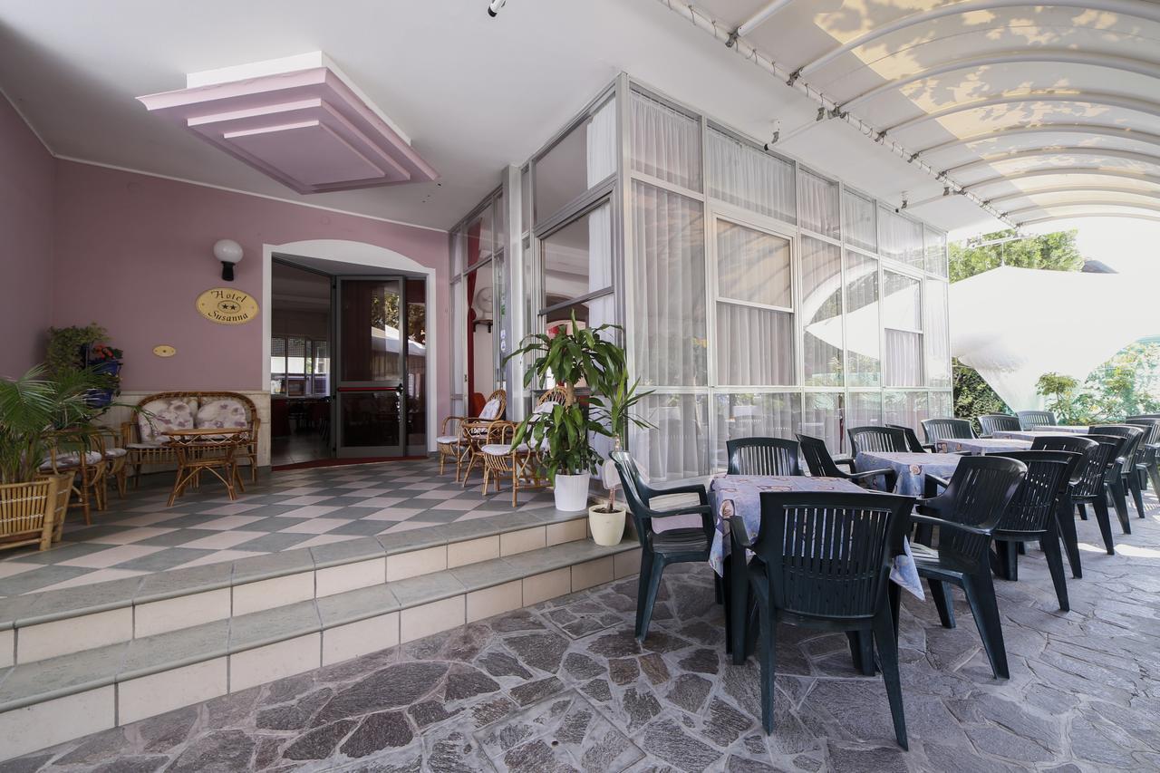 Hotel Susanna Rimini Bagian luar foto