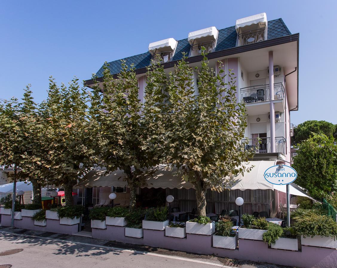 Hotel Susanna Rimini Bagian luar foto