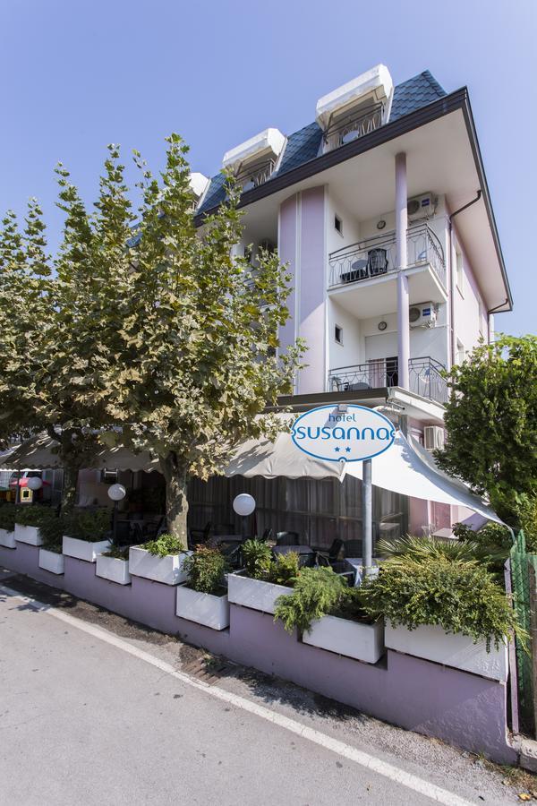 Hotel Susanna Rimini Bagian luar foto